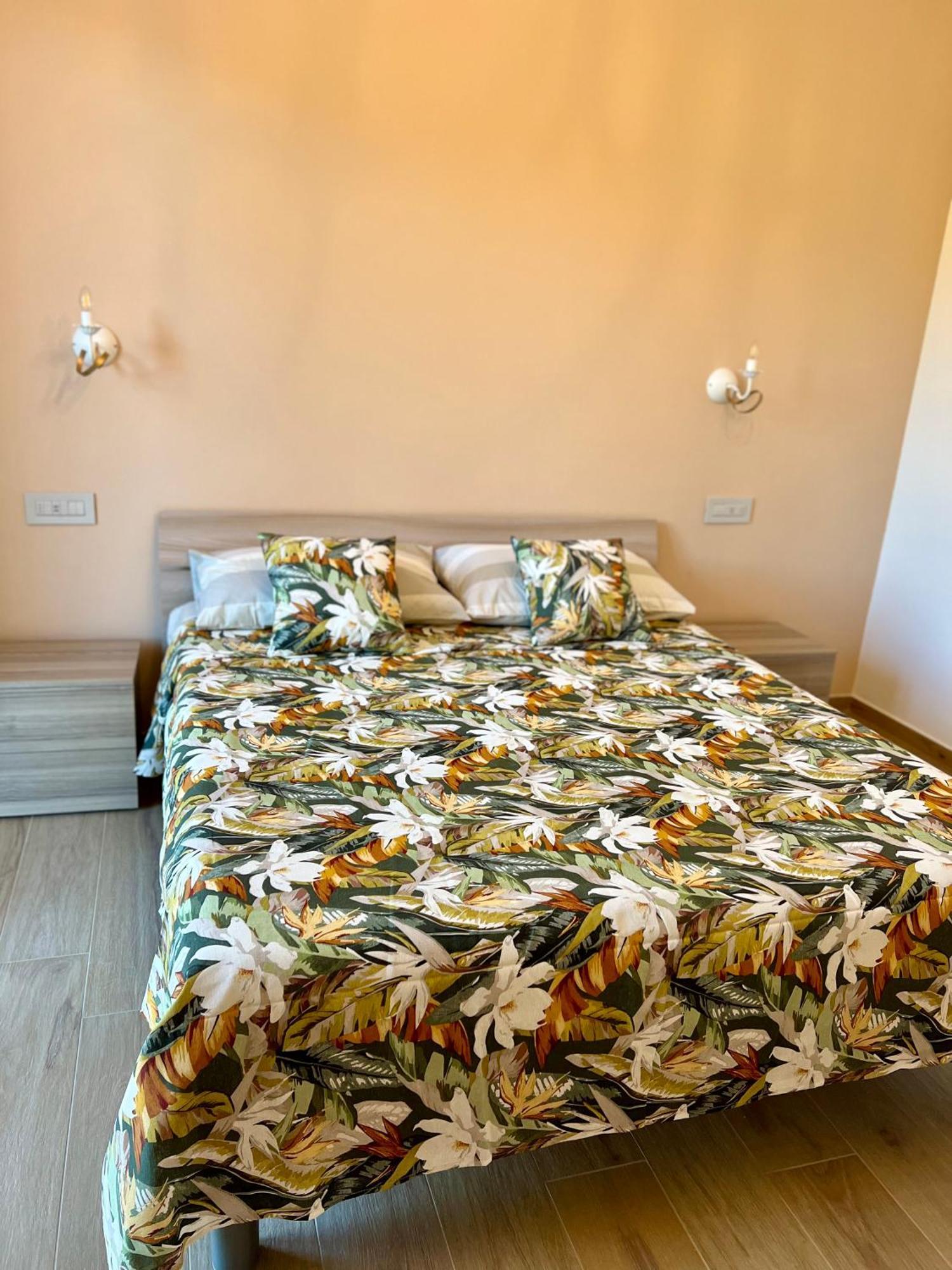 Affittacamere La Quiete Arona Extérieur photo
