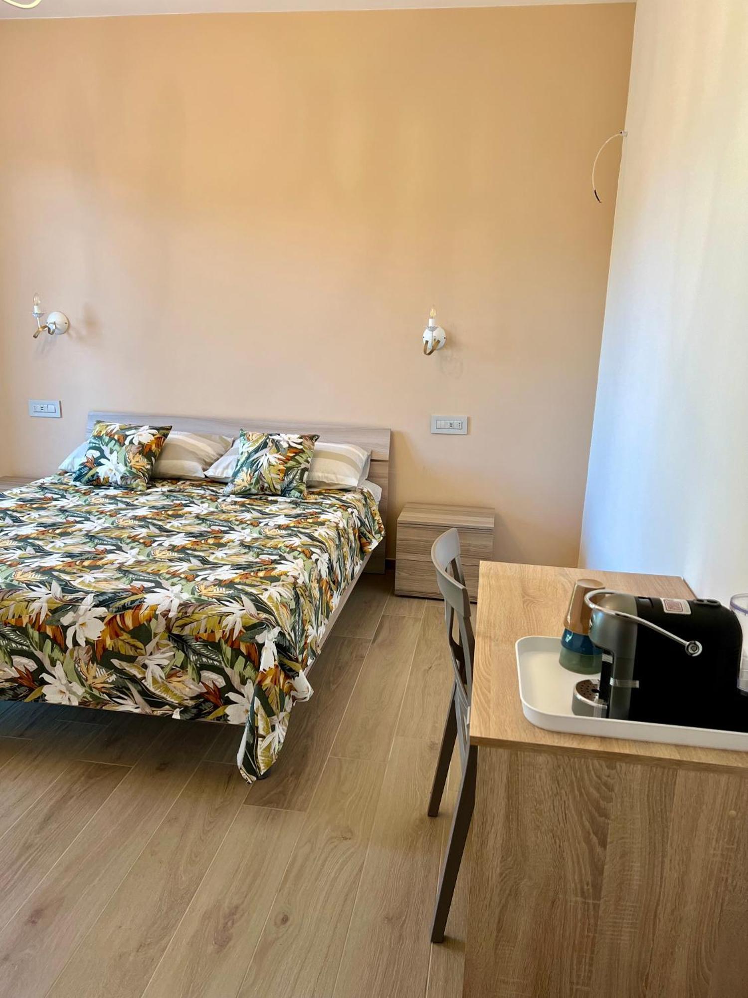 Affittacamere La Quiete Arona Extérieur photo