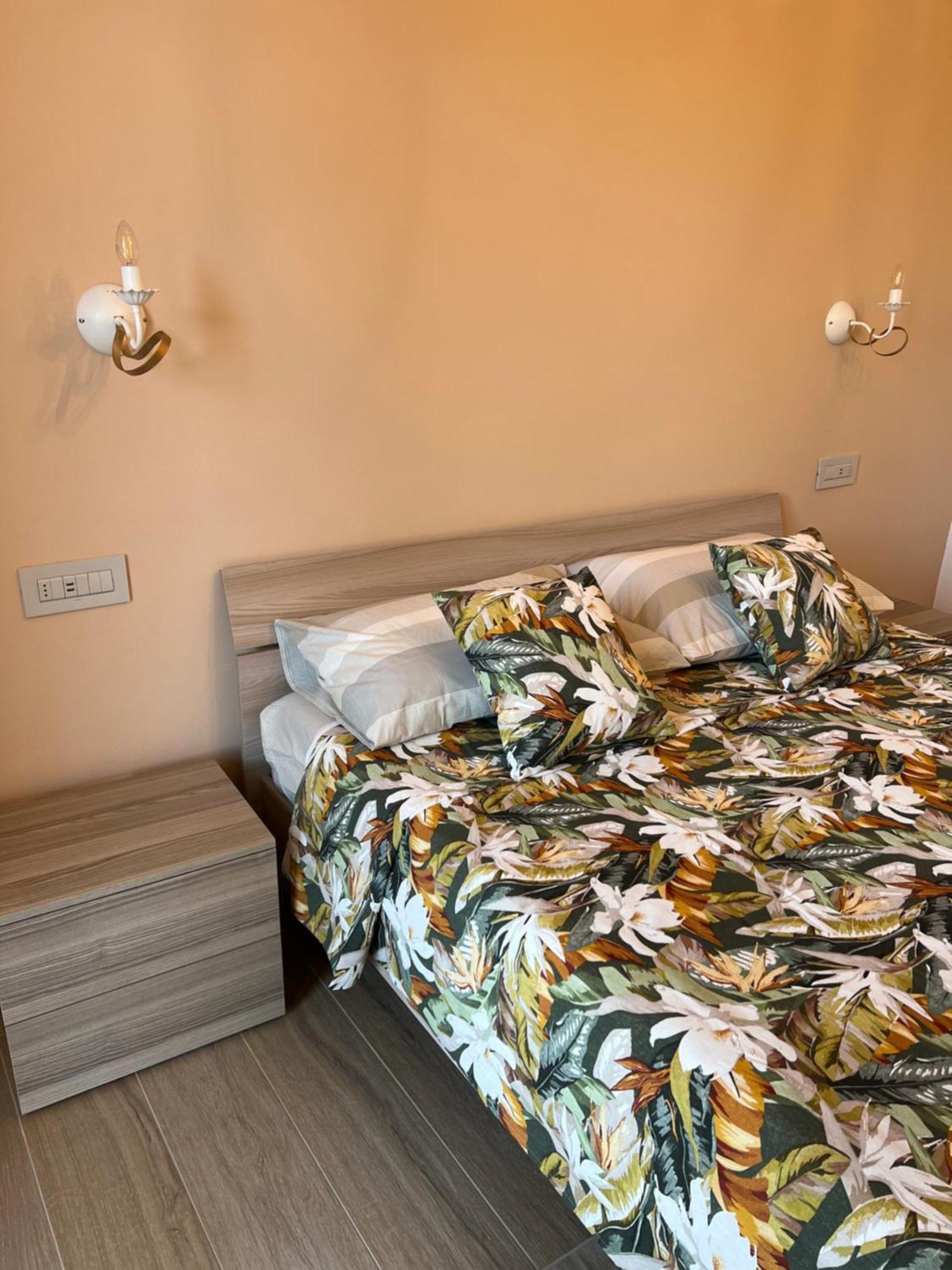 Affittacamere La Quiete Arona Extérieur photo