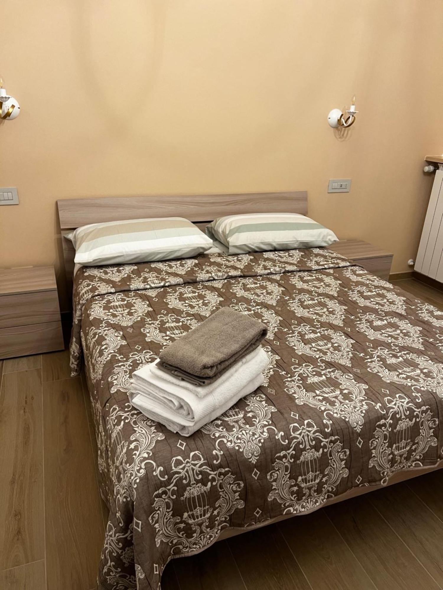 Affittacamere La Quiete Arona Extérieur photo